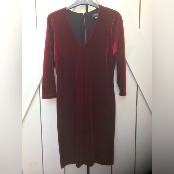 New w/o Tags Karen Kane Wine (Maroon) Stretch Velvet V-Neck Sheath Dress - Picture 4 of 10